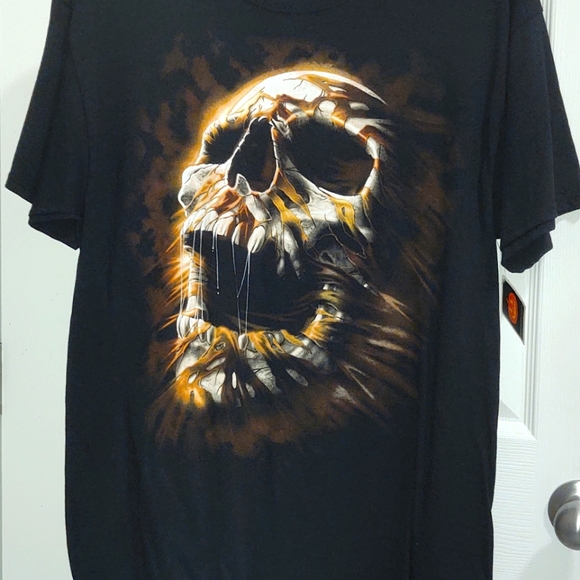 Skull ☠ Halloween Shirt - Picture 1 of 1